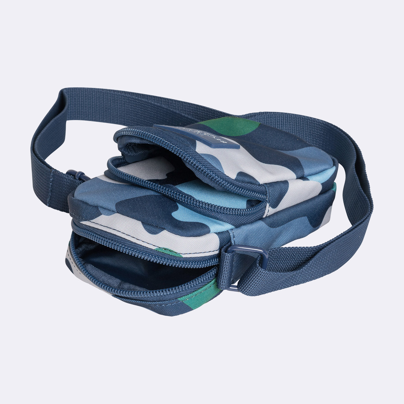 LGB ルグランブルー カモフラージュ リメイクバッグ 迷彩 ハンドバッグ Crossbodybag Sport, Color Camo – Beckmann Norway