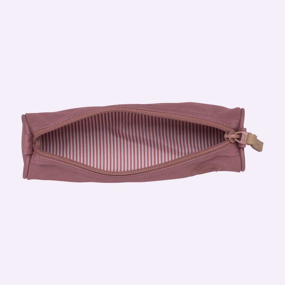 Penalhus Urban, Ash Rose