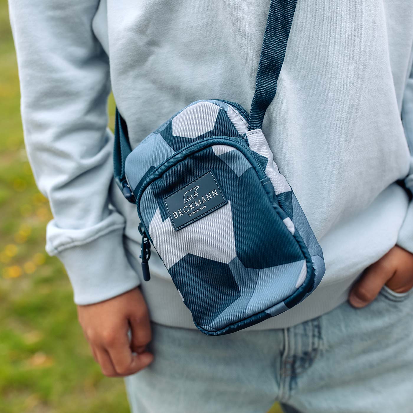 Crossbodybag Sport, Blue Camo – Beckmann Norway
