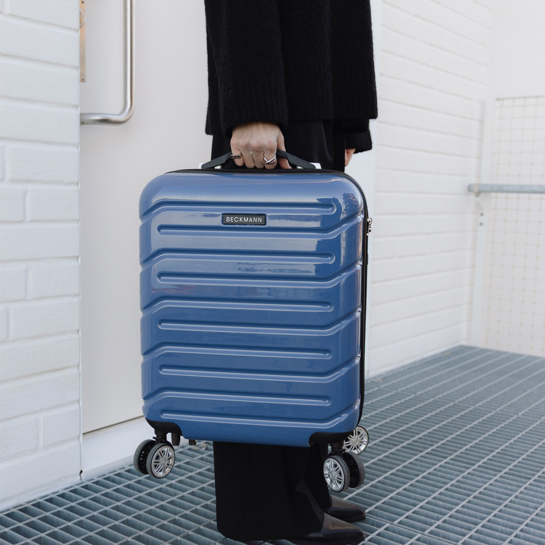 Carry-on suitcase Infinity, Velvet Blue