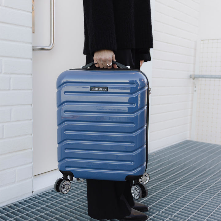 Carry-on suitcase Infinity, Velvet Blue