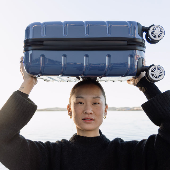 Carry-on suitcase Infinity, Velvet Blue